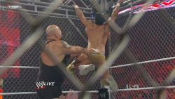 sexywrestlersspot:  Del Rio gets pantsed by Big Show. Is that