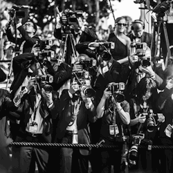 the-absolute-best-posts:  chopardredcarpet: Photographers lining