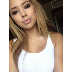 mizzjasminevillegasnewz:  #Nofilta ever needed! #tourlife #babygirl