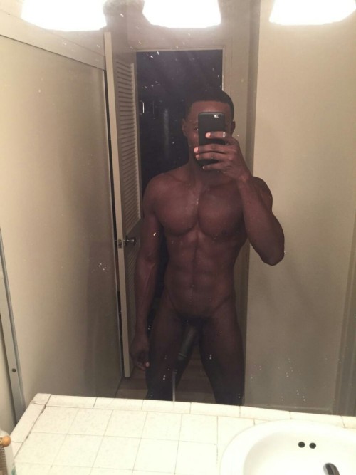 addicted2cakes:  (Submission) Send pics2 Kik carmelmocaswagg Single_nigga_2000@yahoo.com & twitter @carmelmocaswagg tumblr http://addicted2cakes.tumblr.com  cute black man