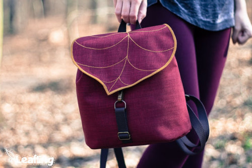 silencingthedrums:  frozencrafts:   LeaflingBags I have one of their bags and oh my gosh do I want another one. Or two. Or twenty. They’re so pretty ♥   Also wraisedbywolves