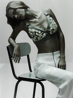 katesmoss:  i-d magazine, spring ‘11 // malgosia bela by karim