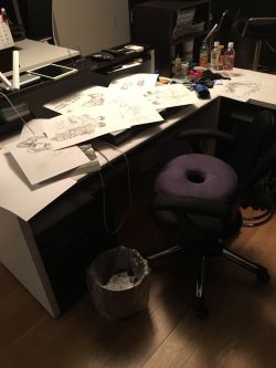 Isayama Hajime shares a new photo of his work desk, where you