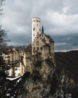 tannerwendell:  lichtenstein castle. germany. Thanks again @moners_