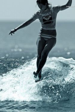 surfing-girls:  Surf Girl Surfing Girls Twitter 