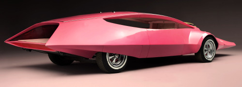 carsthatnevermadeit:  Pink Panther Limousine, 1969.Â The car was conceived by Hollywood vehicle designer Jay Ohrberg, who also created, among others, the DeLorean from Back to the Future and KITT from Knight Rider, as well as several Batmobiles. It was