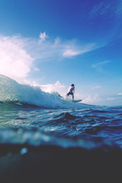 modernambition:  Surfing in Hawaii | MDRNA | Instagram