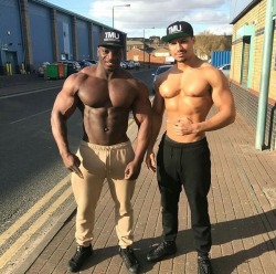 scallycentral:  Black guy is unbelievable !