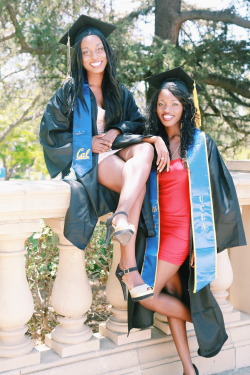 blackfashion:  Hannah Olaniyan: The cap and gown are from UC