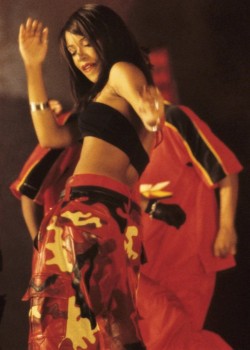 aaliyahsources: Aaliyah on the set of “Hot Like Fire” video