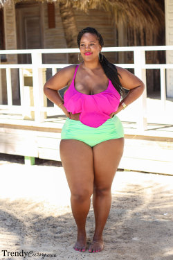 trendycurvy:  Plus Size Swimwear Lookbook Giveaway for this swimwear