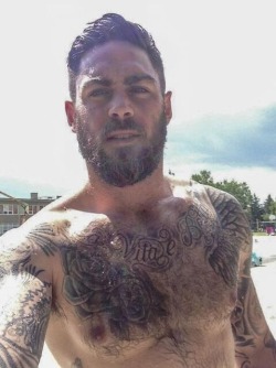 beardsftw:  suggablondie:  Drooling!  [[ Follow BeardsFTW! |