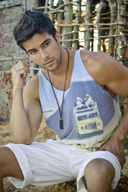guyswithhotminds:  Bernardo Velasco
