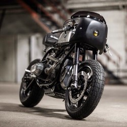 brothermoto:  Everything about this R65 by Ed Turner makes my