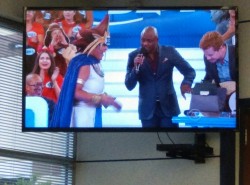 fireprincesslily:  Watching “Let’s Make a Deal” at work.