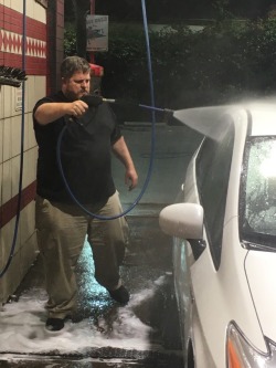 socalstockybear: teddybearandco: Hot bear washing his car late