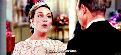 southernn-statee-of-mind:Julie Andrews is perfection