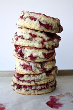 intensefoodcravings:Raspberry Lemon Sour Cream Scones | Wanderlust