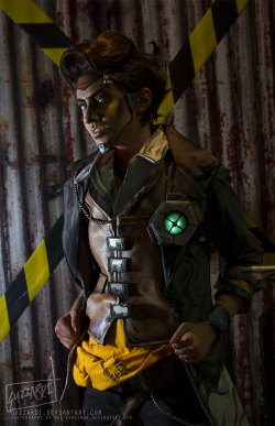 protowilson:  guzzardiart:  Borderlands 2 cosplay with our life-size
