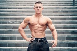 cdnlifter27:  Nick Malles 