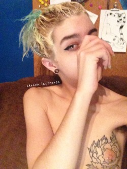 disgustinghuman:  finally doing my roots 