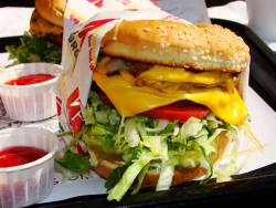 yummyfoooooood:Huge Cheeseburger  We needs to get some burgers