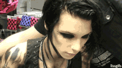 sasutombo:  Untitled na We Heart It.