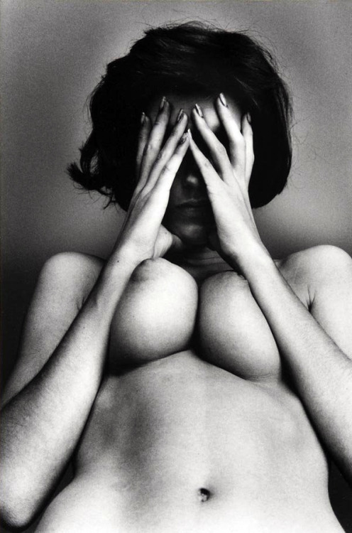 warulik:  Arielle by Helmut Newton 