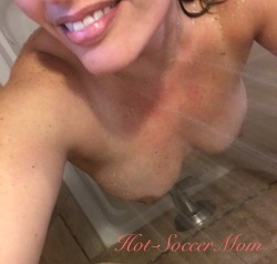hot-soccermom:  A little shower selfie to brighten the day