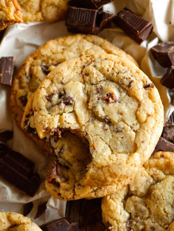 verticalfood:  Chocoholic Chocolate Chunk Cookies (by Deliciously