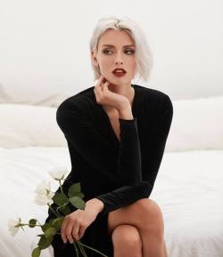 badbitchesglobal:  Wallis Day