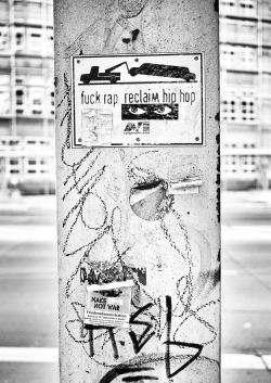 street-traveller:  Hip hop - Berlin (June 2014)Olympus OM-D EM5