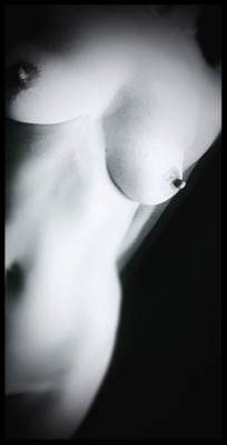 Sensual hot girls masturbating live on free adult webcams Click