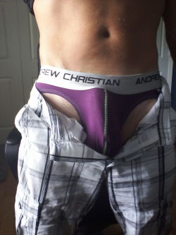 mybulgeblog:  Kiss daddy right…… There!