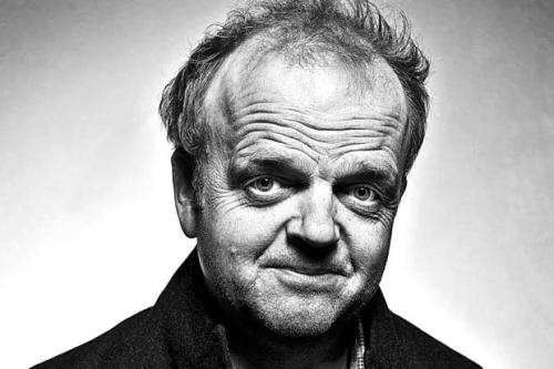 Maszületettfaszi:  Toby Jones  (1966)Harry Potter és a titkok kamrája, Frost/Nixon, Suszter, szabó, baka, kém, Berberian Sound Studio, Az éhezők viadala, Wayward Pines