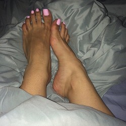 ifeetfetish:  @mybeautiful_feet_ #feeteverywhere #footmodel #feetnation