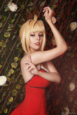 cosplaybeautys: Fate/Extra - Saber Nero pin-up style by Disharmonica