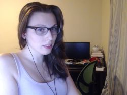 lil-uni:  Hey, I’m camming AT THIS VERY MOMENTCome say Hi,