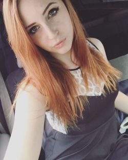 Throwback✌🏼️#selfie #dress #sweetheart #redhead #longhair