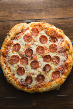 verticalfood:Perfect Pepperoni Pizza