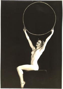 hoodoothatvoodoo:  Alfred Cheney Johnston 1920 