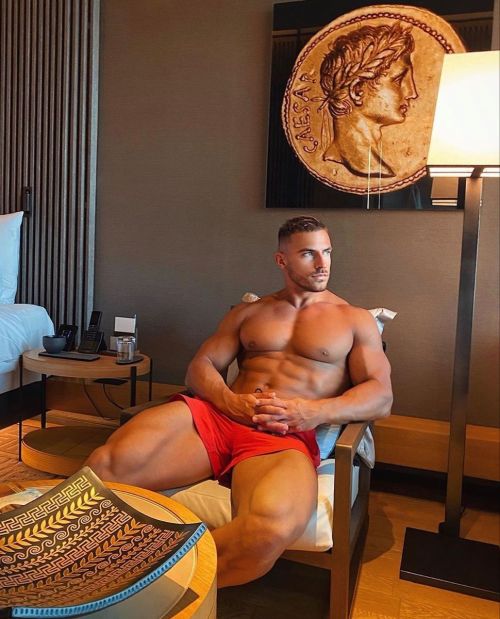 vibraniumbussy:Mike Thurston