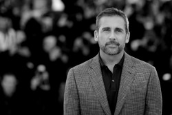 Maszületett40éves:  Steve Carell  (1962)Café Society, A nagy dobás, Foxcatcher, A hivatal, Gru,  Zsenikém - Az ügynök haláli, Dan és a szerelem, A család kicsi kincse, A 40 éves szűz, A híres Ron Burgundy legendája, A minden6ó