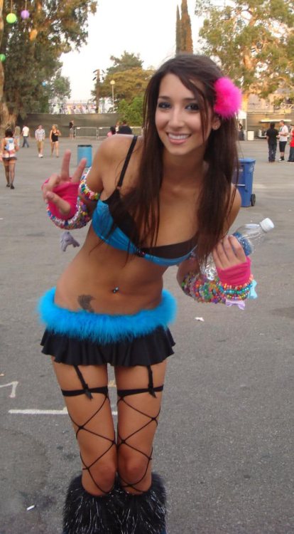 I could cum so hard in her. Imagine what it’d feel like to be inside that.