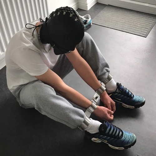 nikeladsw:  When I was kept as a prisoner for the weekend 😈⛓🔐https://www.instagram.com/p/CRq-MxuHS-Q/?utm_medium=tumblr