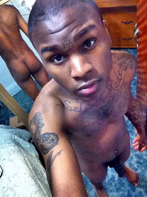 dachocolatefactory:  imchillnjustchilln:  Good afternoon ðŸ˜ðŸ™Œ Ig: lil_dayydayy Twitter @dayday_bigghead Vine: DeBrooks      (via TumbleOn)