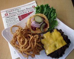 everybody-loves-to-eat:  Tried and True Burger @ Tom & Eddie’s