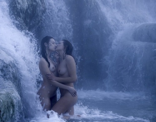 bainpublic:kiss waterfall .