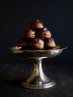 araldico:  mysexywetworld:   Chocolate Profiteroles with Chocolate