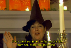 omgthatdress:  Halloween decorating tips. 